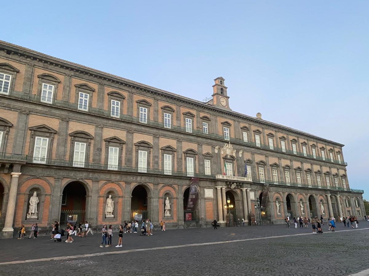 Casa Tiare, The Heart Of Piazza Plebiscito Διαμέρισμα Νάπολη Εξωτερικό φωτογραφία